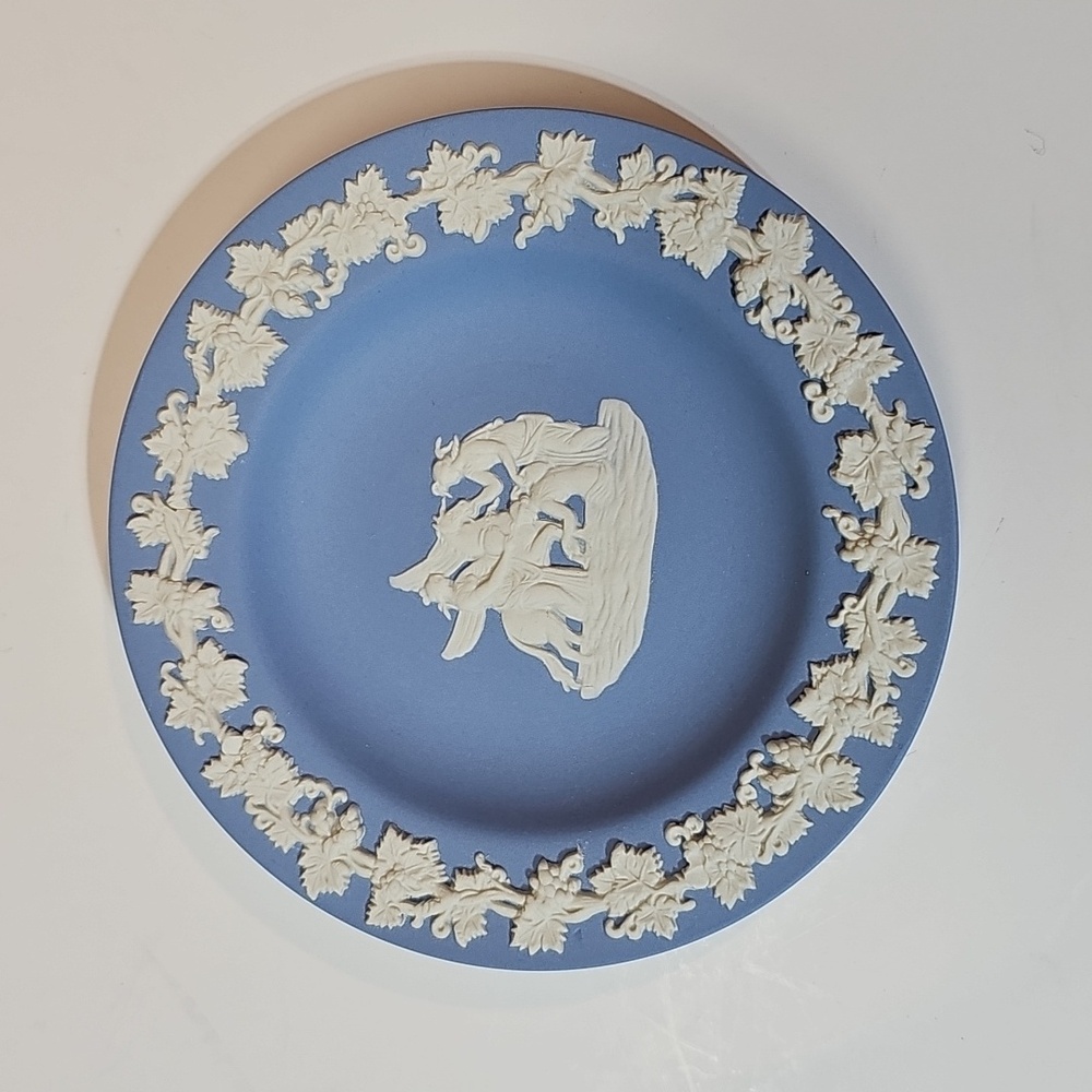 Wedgewood Cream on Pale Blue Jasperware "Muses with Pegasus" 4" Round Tray